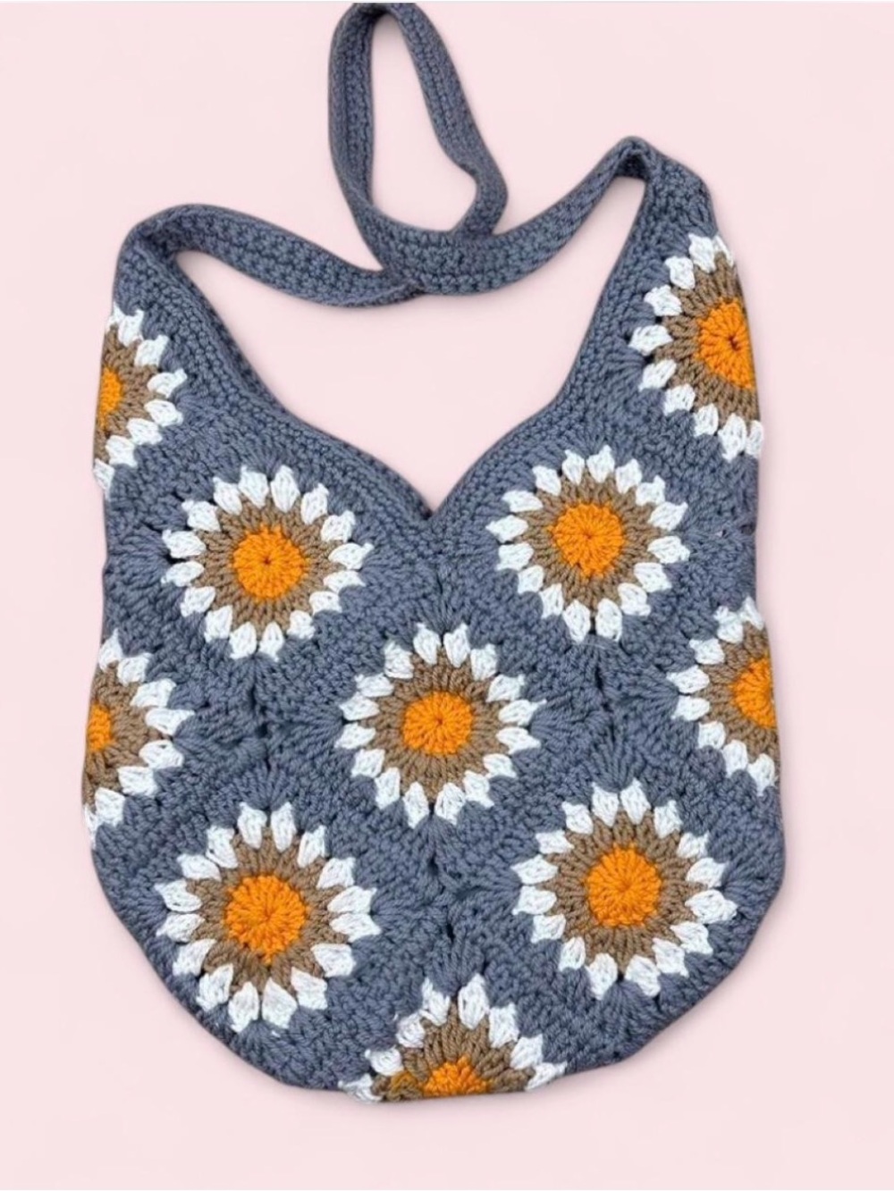 Crochet Daisy Shoulder Bag w/POP MART bag charm